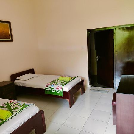 Berlian Inn Kuta Beach Екстер'єр фото