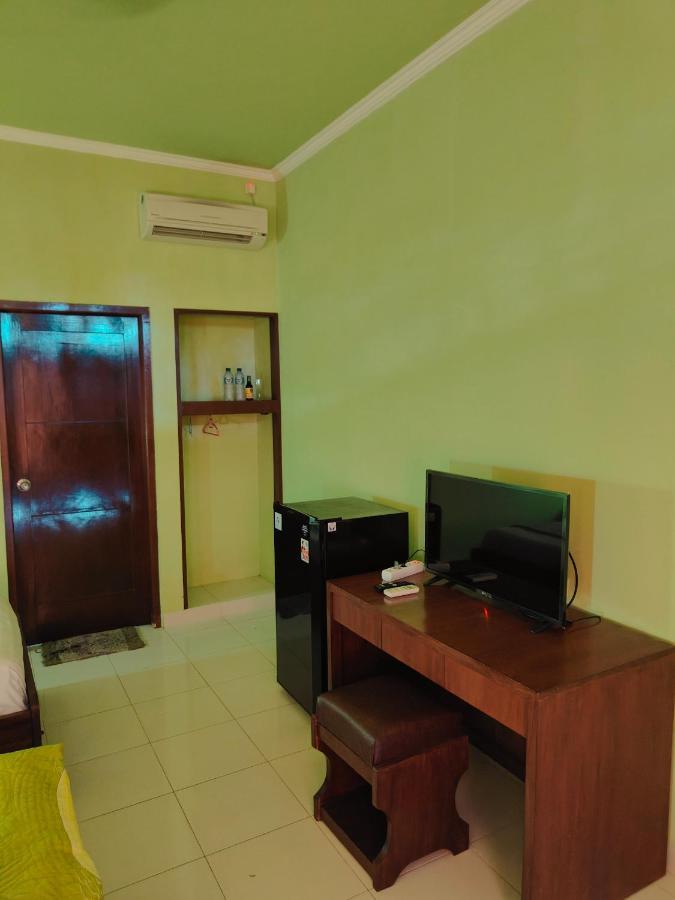 Berlian Inn Kuta Beach Екстер'єр фото