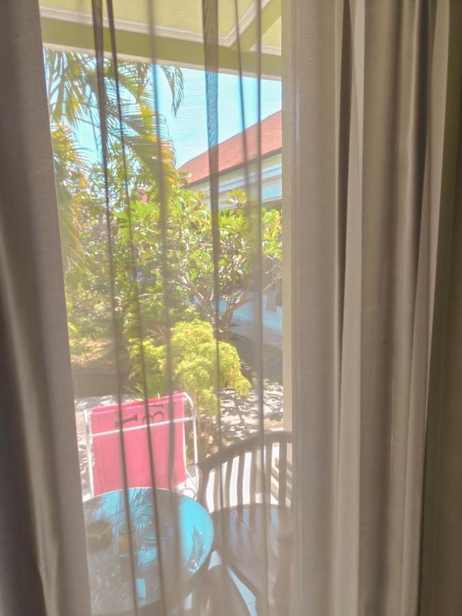 Berlian Inn Kuta Beach Екстер'єр фото