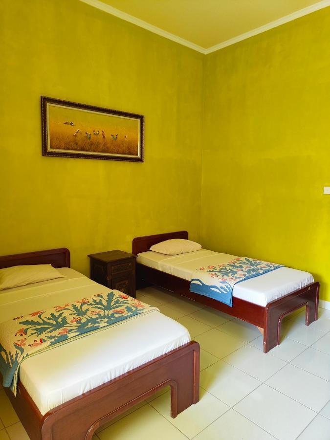 Berlian Inn Kuta Beach Екстер'єр фото
