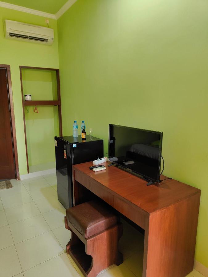 Berlian Inn Kuta Beach Екстер'єр фото