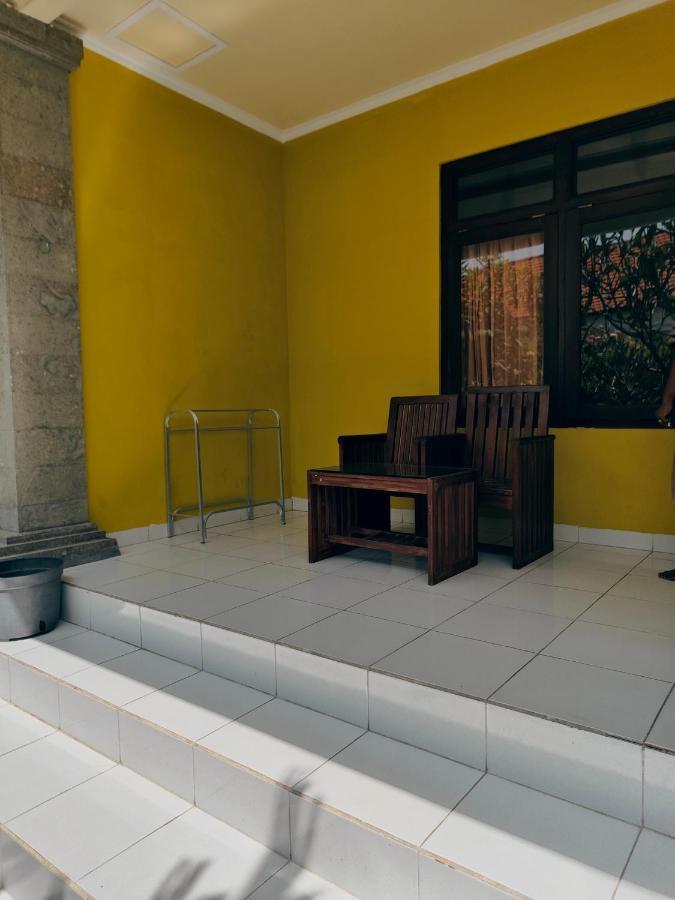 Berlian Inn Kuta Beach Екстер'єр фото
