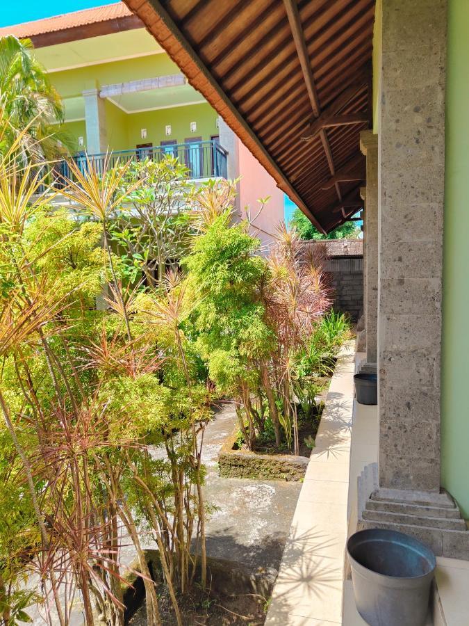Berlian Inn Kuta Beach Екстер'єр фото