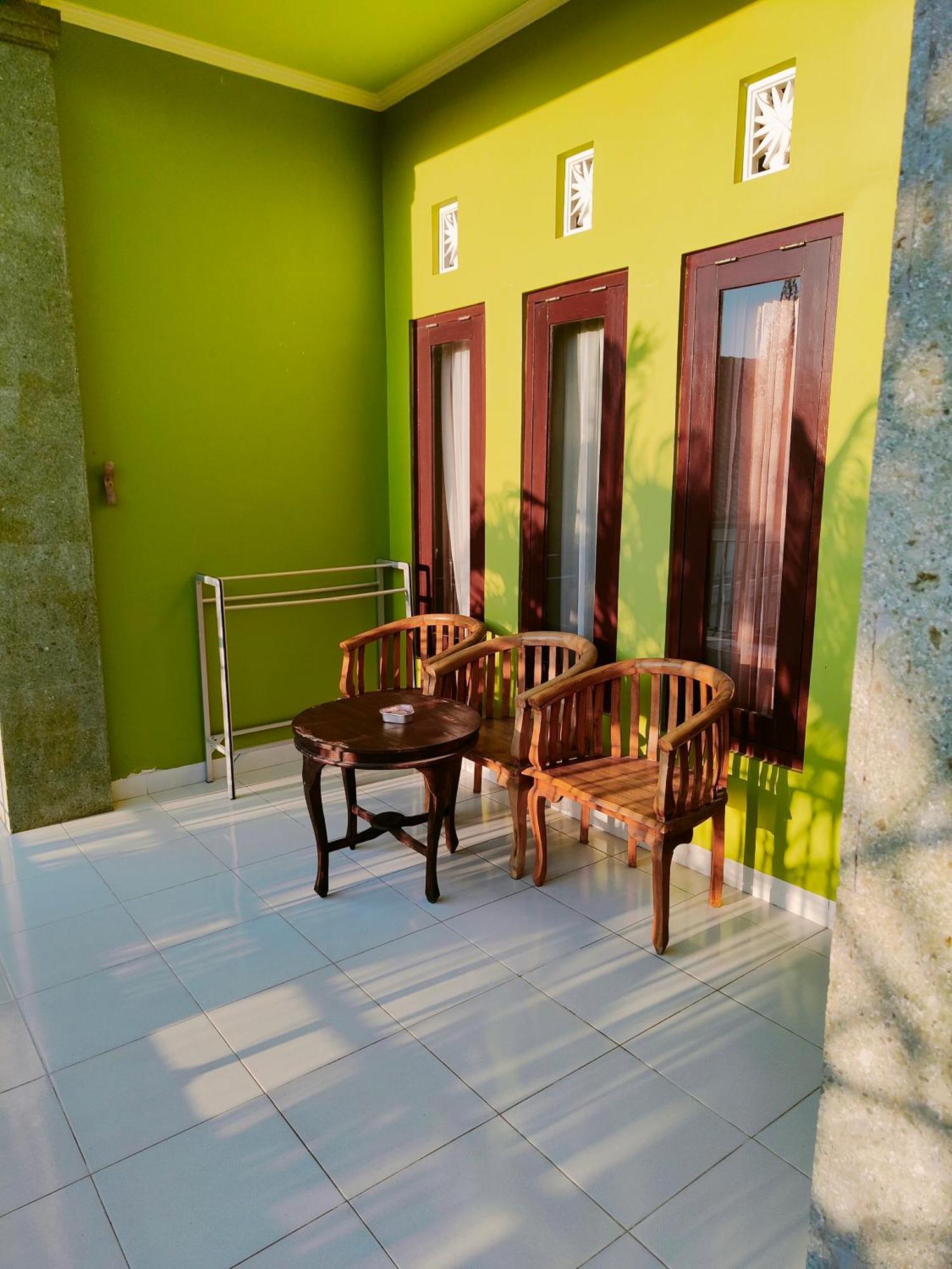 Berlian Inn Kuta Beach Екстер'єр фото