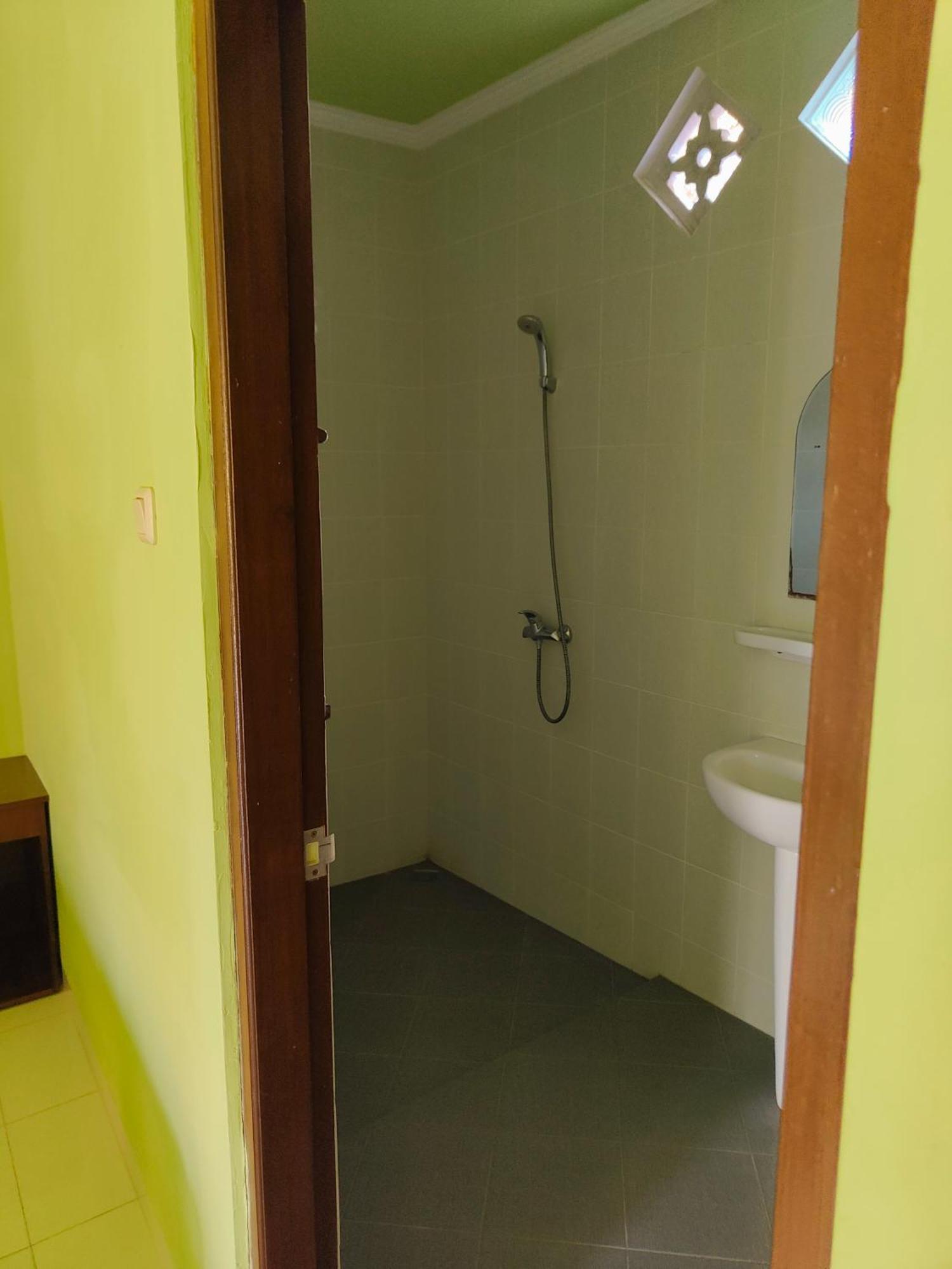 Berlian Inn Kuta Beach Екстер'єр фото