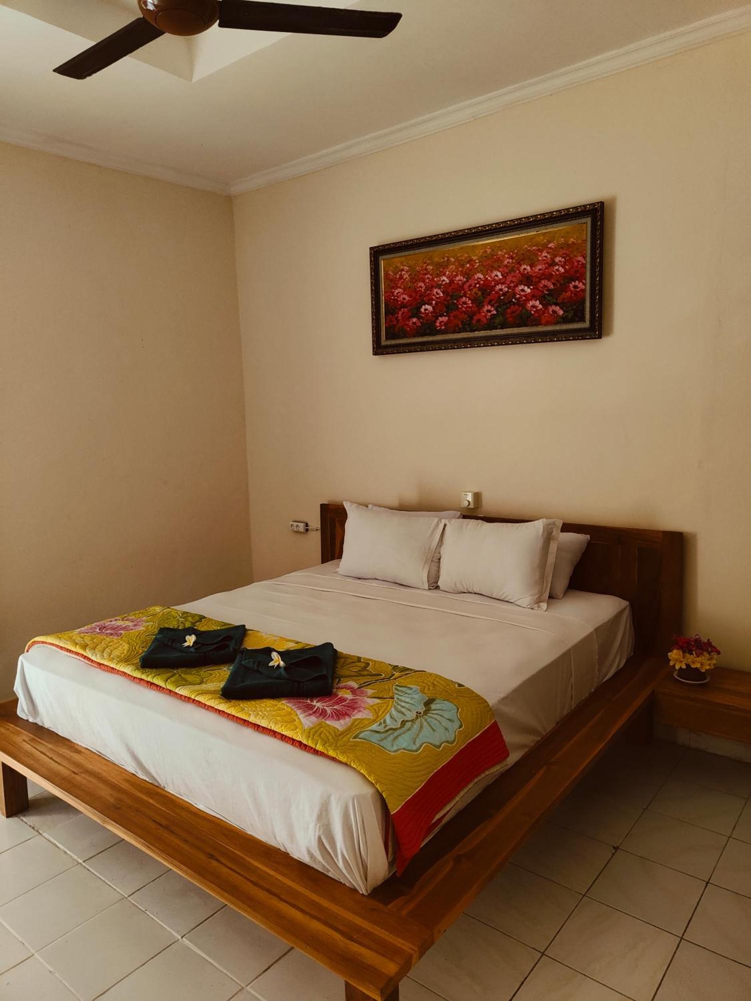 Berlian Inn Kuta Beach Екстер'єр фото
